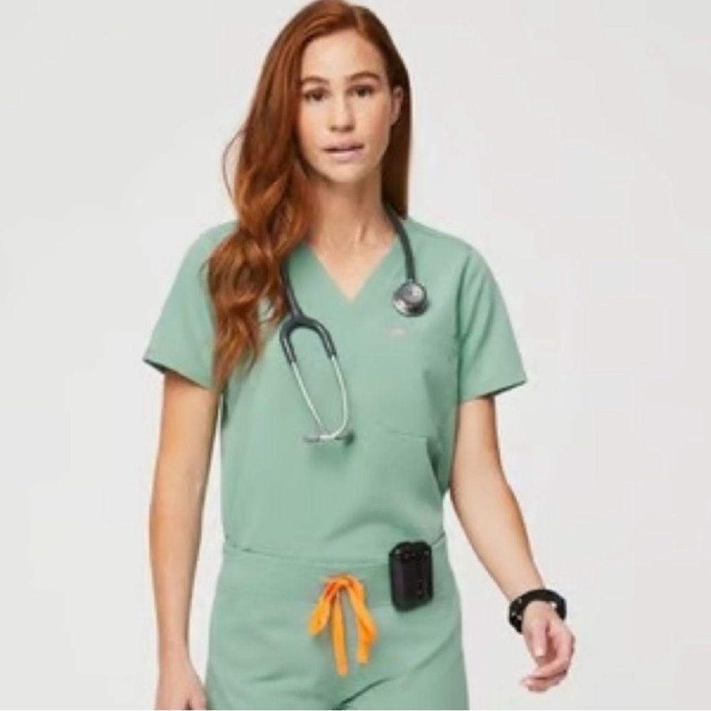 Figs Green Scrubs Set Small Top and Med Jogger Pants